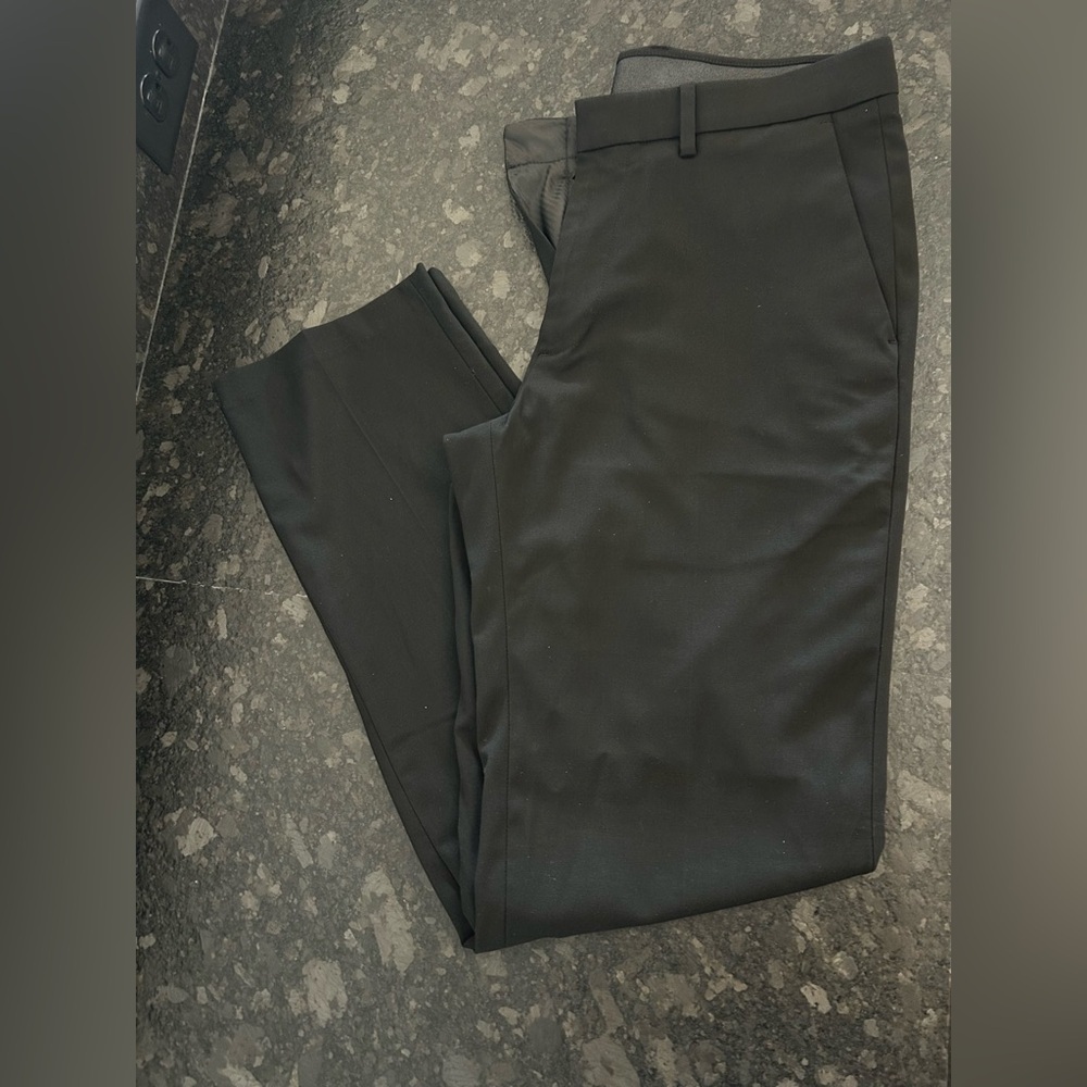 Haggar Men’s Performance Straight Fit Black Dress Pants